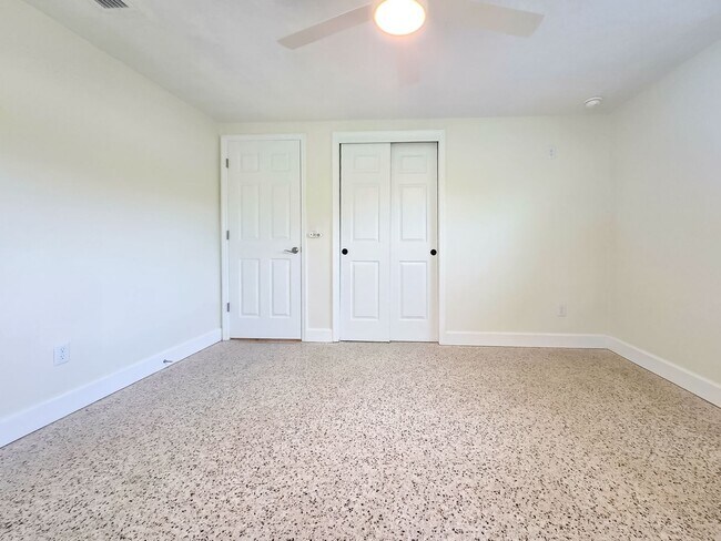 Building Photo - Beautiful 4/2 in Fairbanks Park
