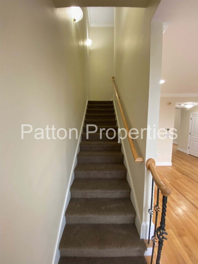 Building Photo - 1308 Pulaski St