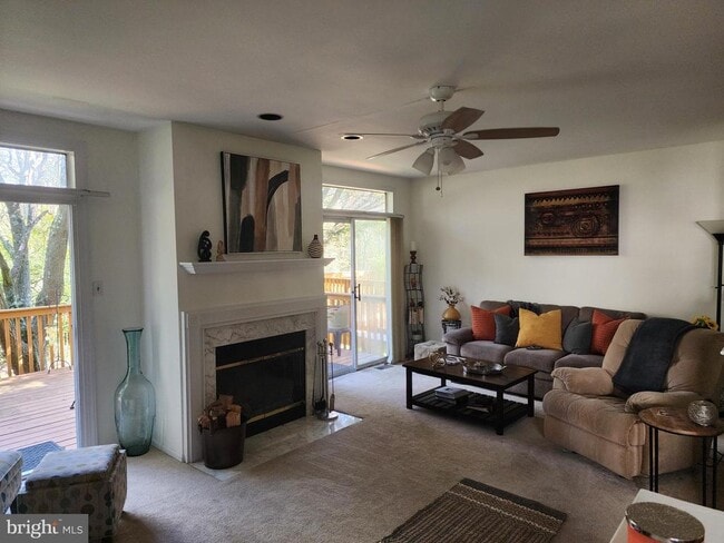 Building Photo - 922 Glackens Ln