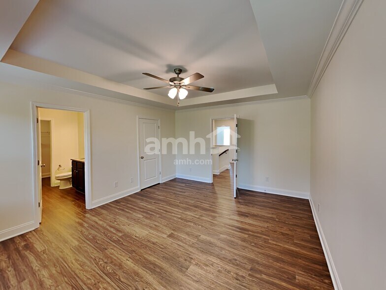 Building Photo - 3017 Lucky Ln