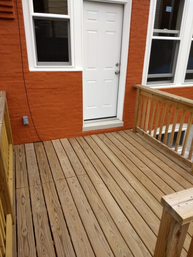 Building Photo - 5836 Alter St