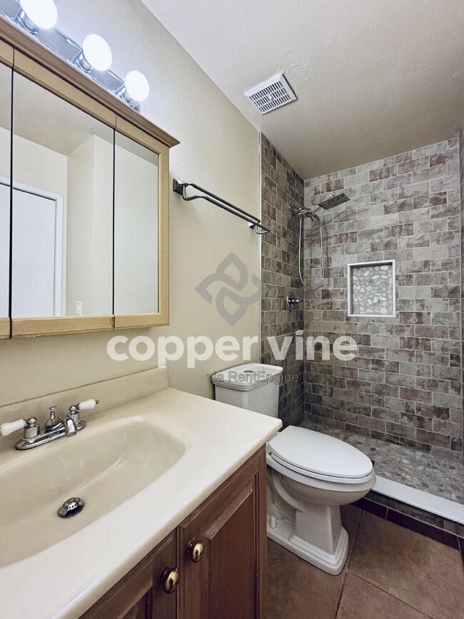 Building Photo - 8748 Mariposa St