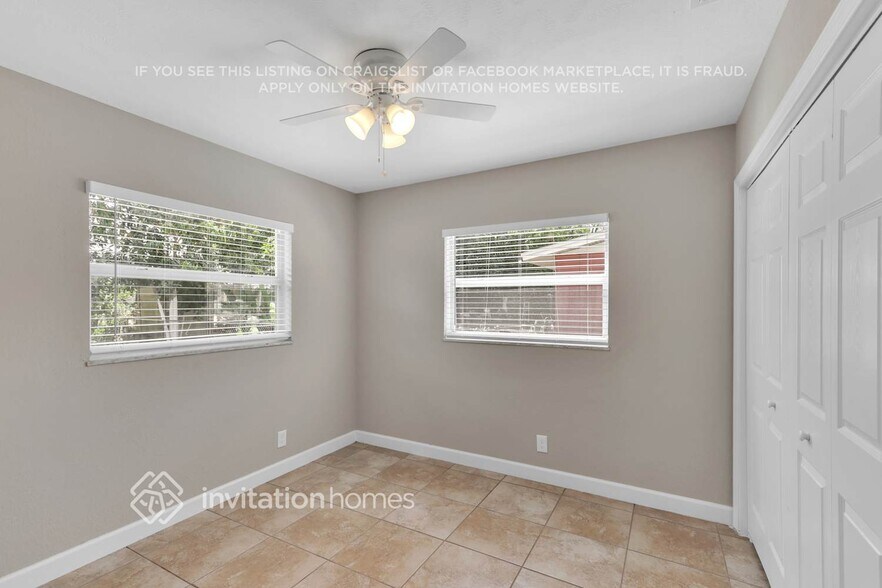 Building Photo - 6815 N 48th St