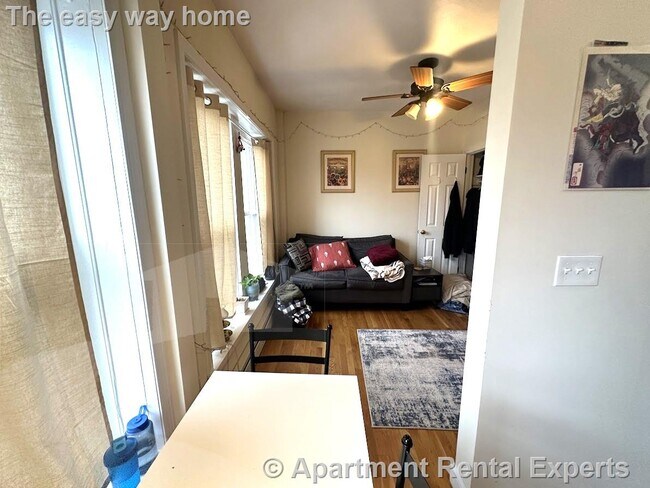 Building Photo - 1056 Cambridge St