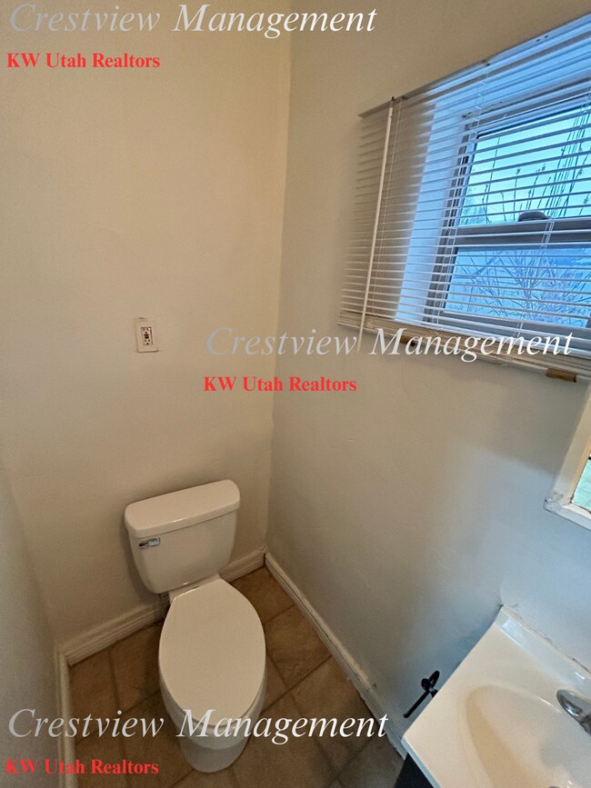 Building Photo - Cozy 2-Bedroom Home in Convenient Salt Lake City Location