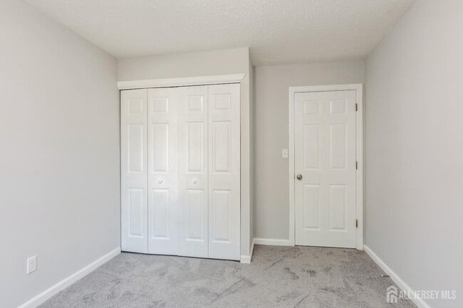 Building Photo - 705 Sunshine Ct