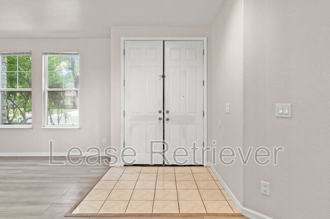 Building Photo - 4244 Lindsey Ln