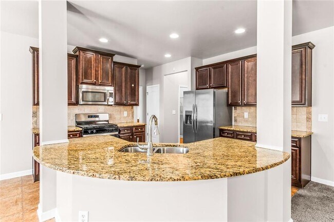 Building Photo - 419 Live Oak Pass