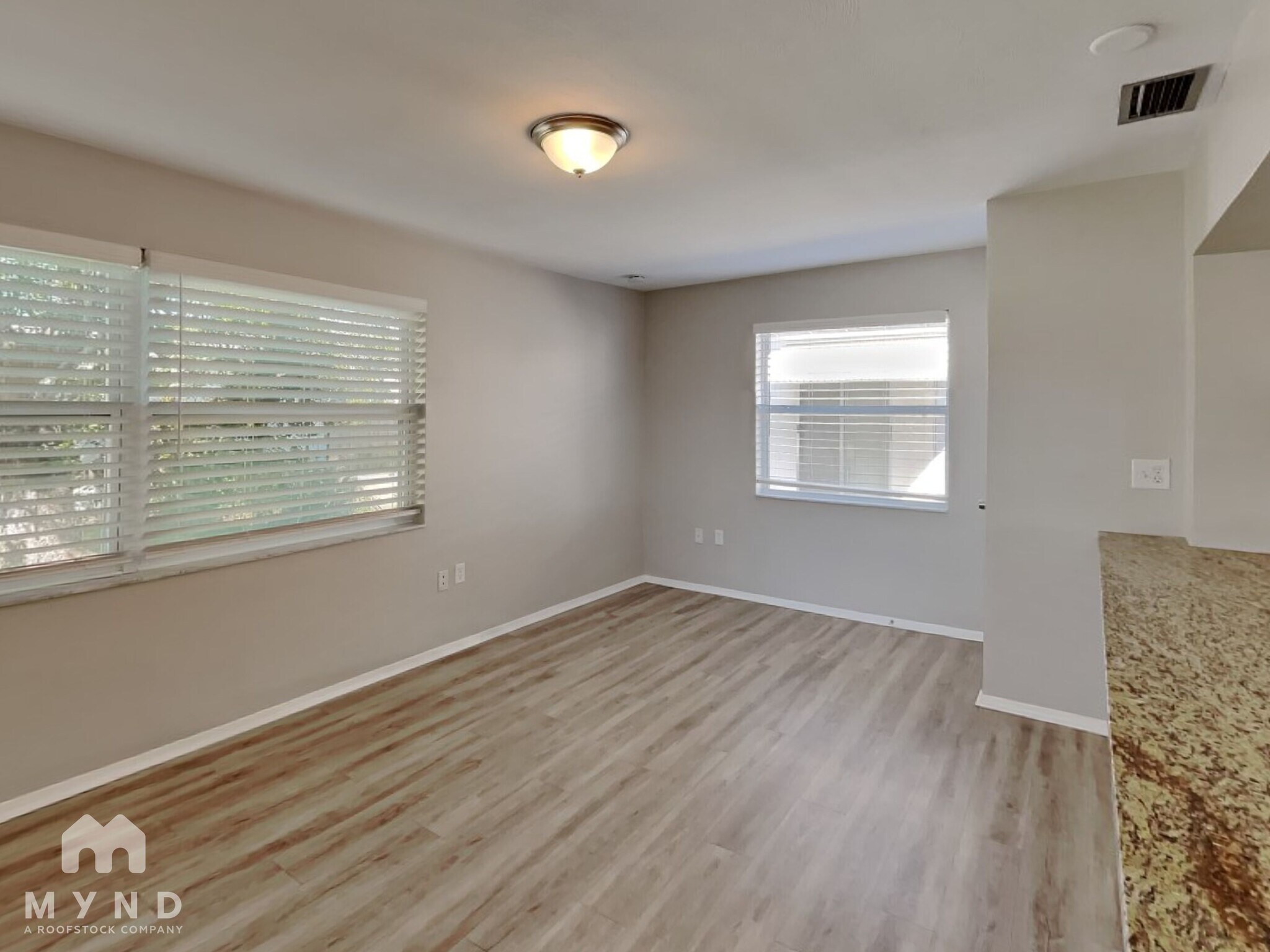 Building Photo - 7511 Hawthorn Dr