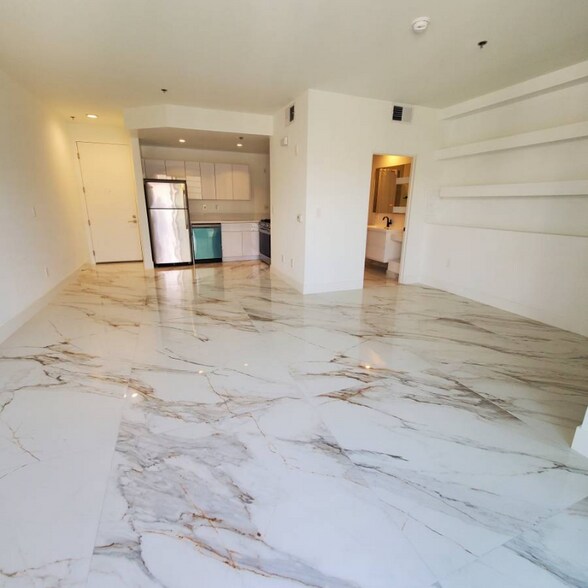 Building Photo - 8811 Burton Wy