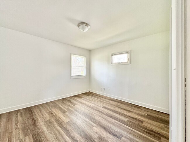 Building Photo - Updated 3 bedroom home convenient to 29