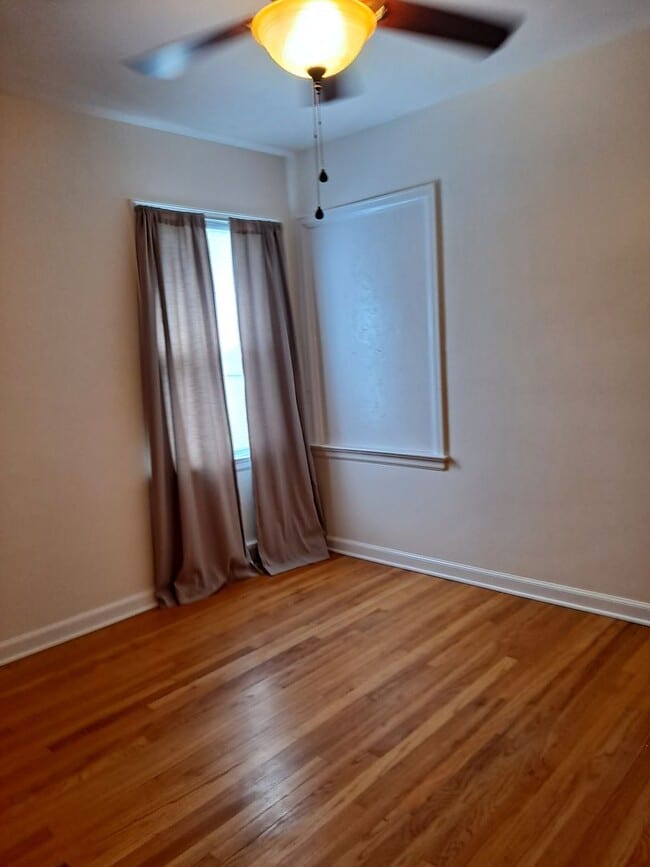 Building Photo - ALL PROSPECTIVE TENANTS MUST SUBMIT A $58 NON-REFUNDABLE APPLICATION FEE PER APPLICANT ONLINE AND...