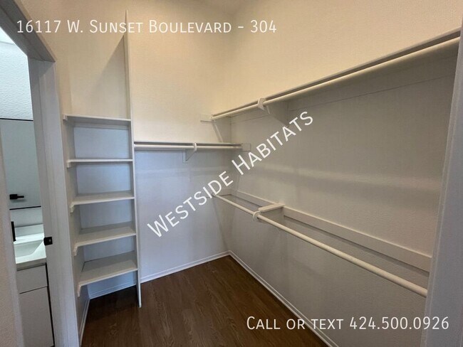 Building Photo - 16117 W Sunset Blvd