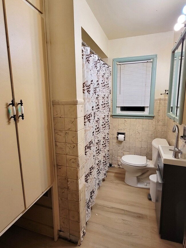 Building Photo - 1408 Torney Ave