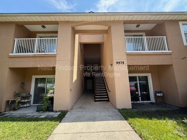 Primary Photo - 9575 Amarante Cir
