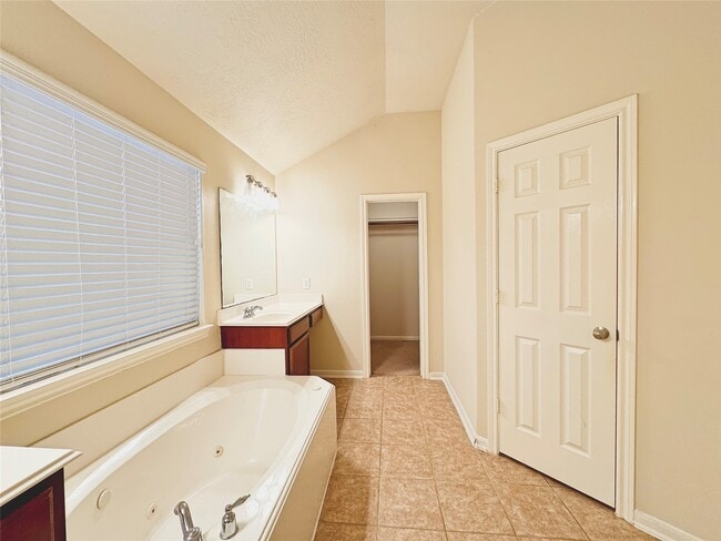 Building Photo - 13306 Southpoint Ln