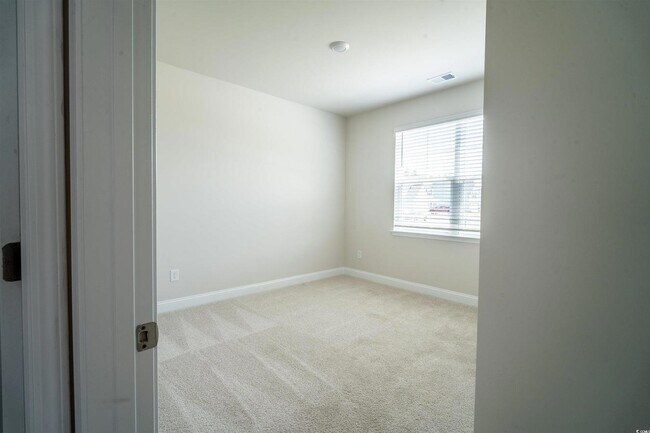 Building Photo - 816 Hibernation Wy