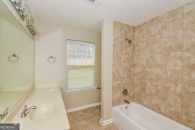 Building Photo - 258 Red Maple Way
