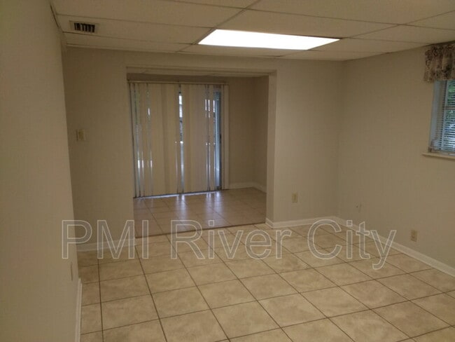 Building Photo - 2527 Emily Ln