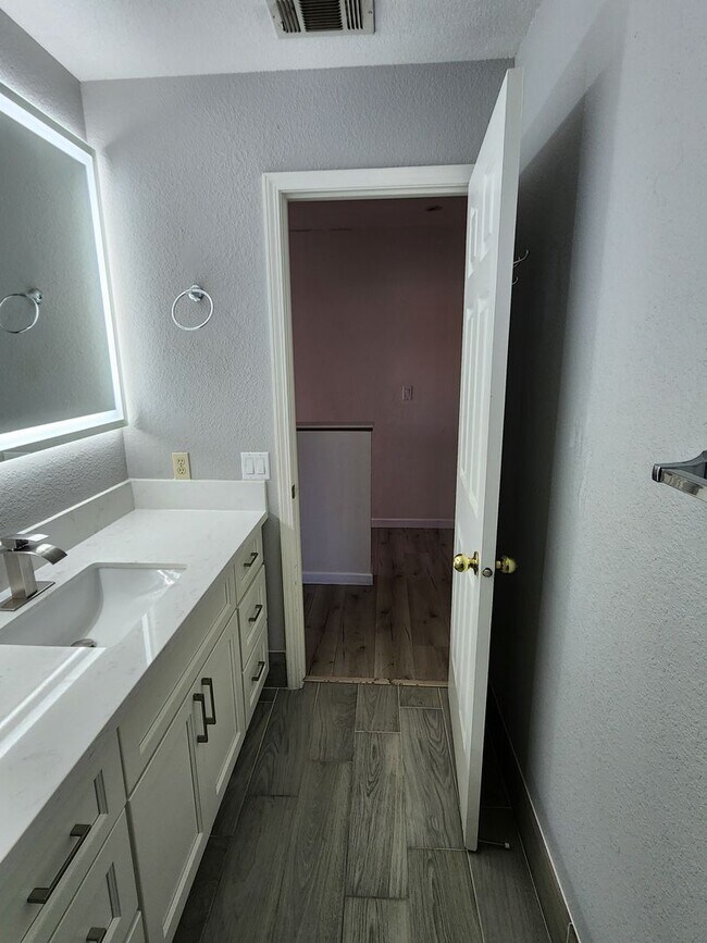 Building Photo - 1609 Cashmere Dr