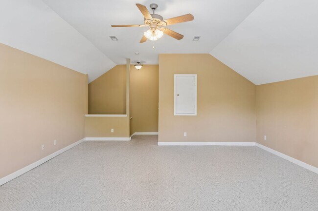Building Photo - 2601 Danbury Cir