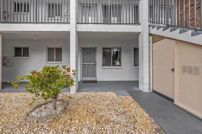 Building Photo - 2047 Canal Dr