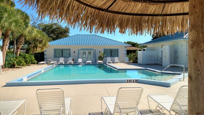 Building Photo - Seasonal Short-Term Single-Family Home located in Meadow Run at Jacaranda!