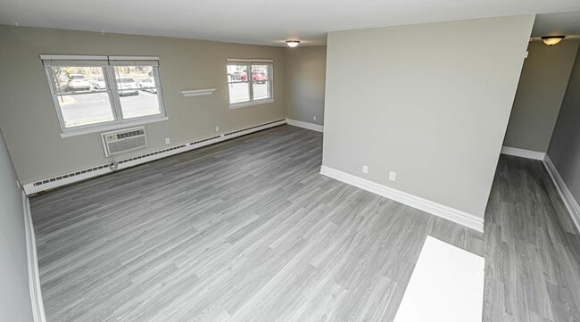 Building Photo - 61 Stonehurst Blvd