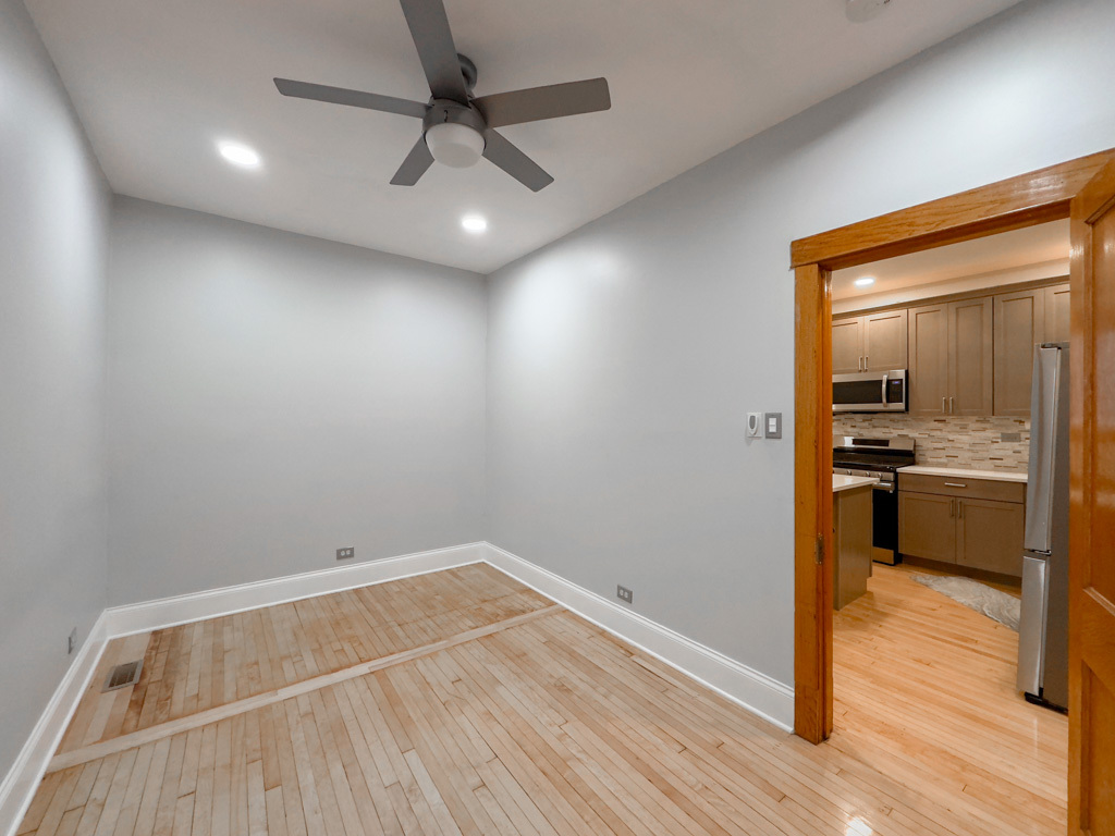 Building Photo - 4322 W Kamerling Ave