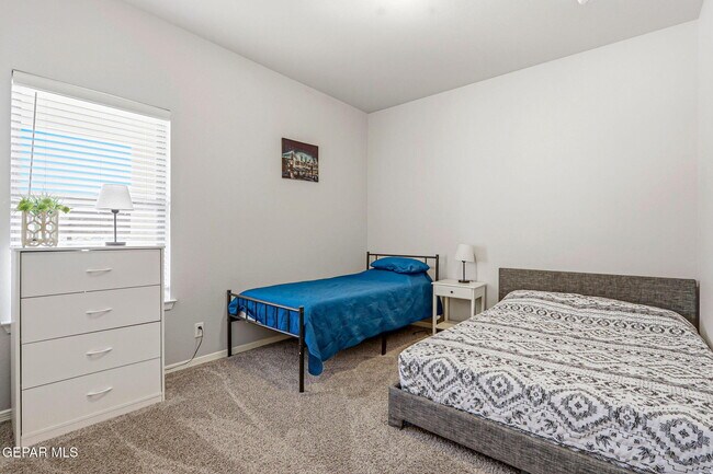 Building Photo - 12580 Arrow Weed Dr