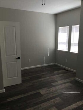 Building Photo - 636 E Star Ct