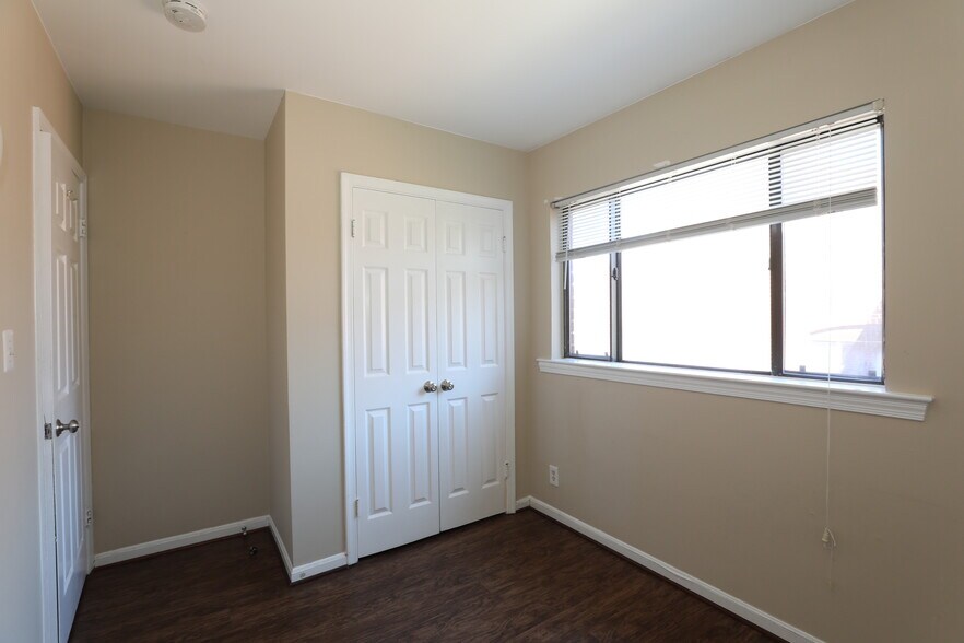 Building Photo - 1071 Paper Mill Ct NW