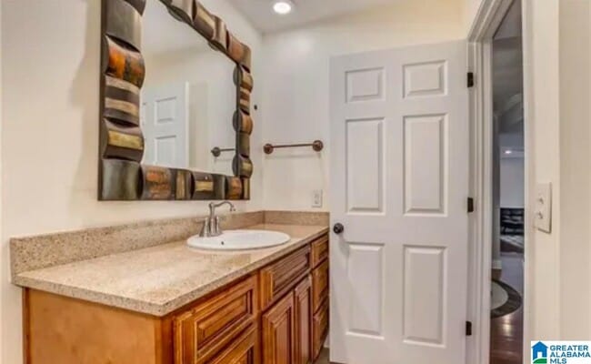 Building Photo - 210 15th St E