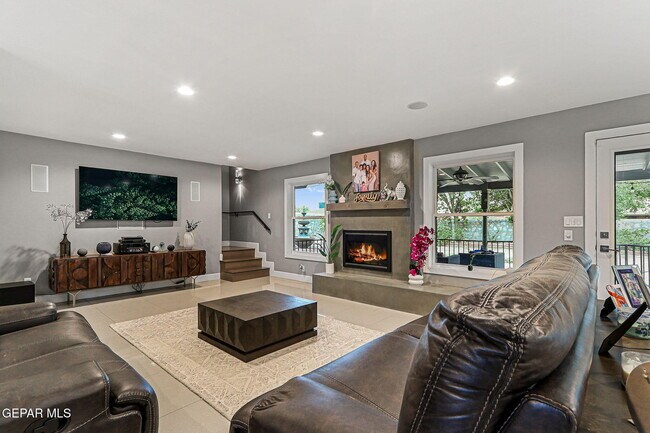 Building Photo - 9904 Monaco Dr