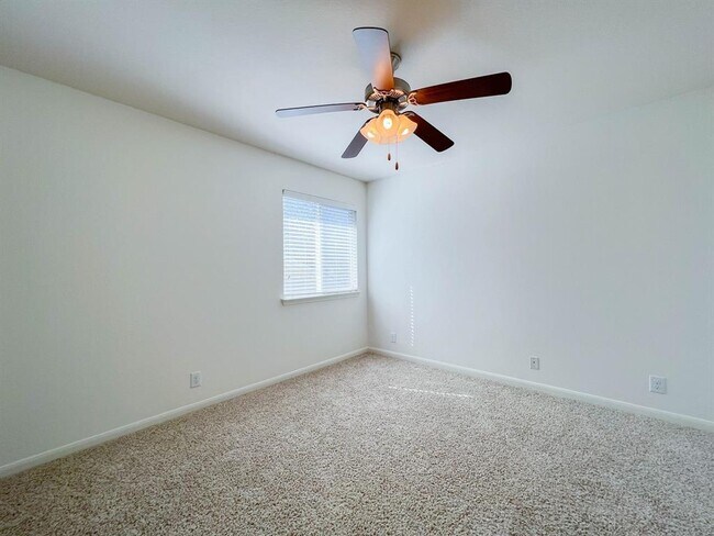 Building Photo - 921 Heritage Springs Trail