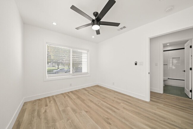 Building Photo - 4832 Downey Ave