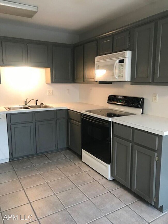 Building Photo - 3 br, 2 bath House - 215 Winchester Dr