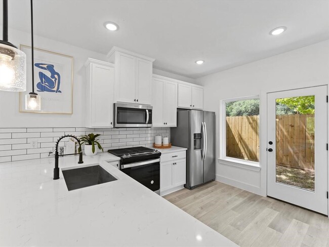 Building Photo - 1448 Dewalt St