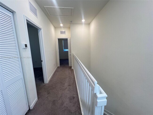 Building Photo - 11080 W 32nd Ln