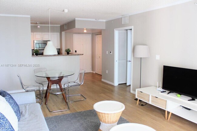 Building Photo - 1155 Brickell Bay Dr