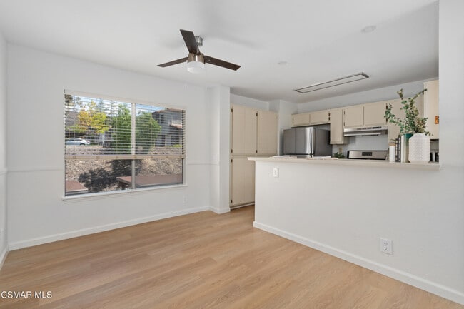 Building Photo - 501 Via Colinas