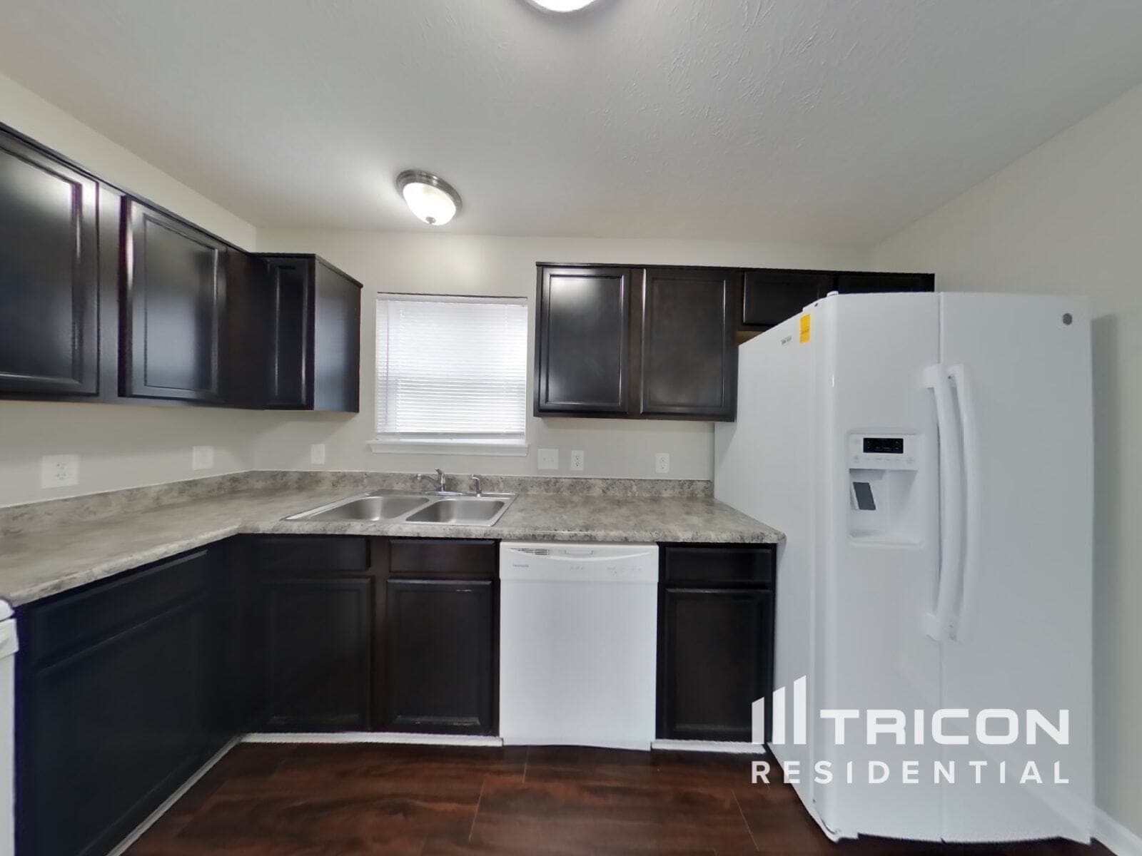 Building Photo - 1621 Bridgecreek Crossing