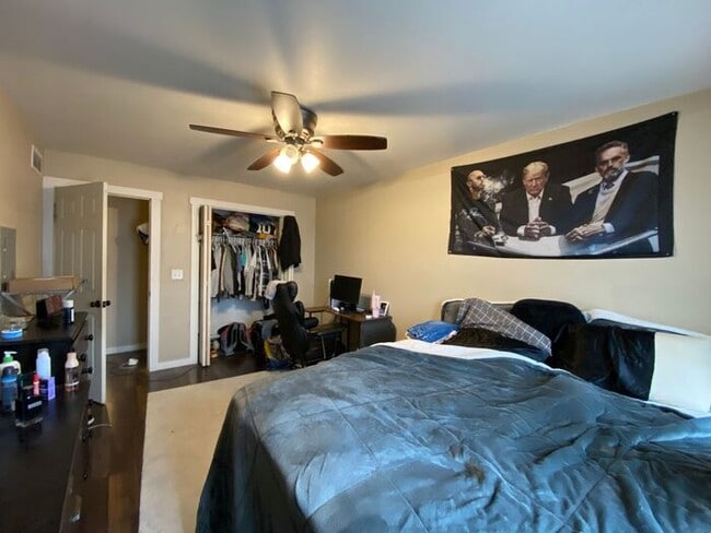 Building Photo - $4,400 | 5 Bedroom, 3 Bathroom Condo | NO ...