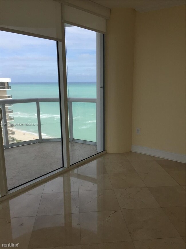 Building Photo - 2 br, 2 bath Condo - 6365 Collins Ave LUXU...