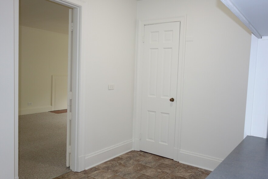 Eat in kitchen. - 116 Howard Dr