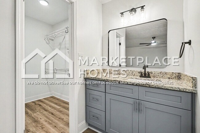 Building Photo - 5033 Mixon Pl