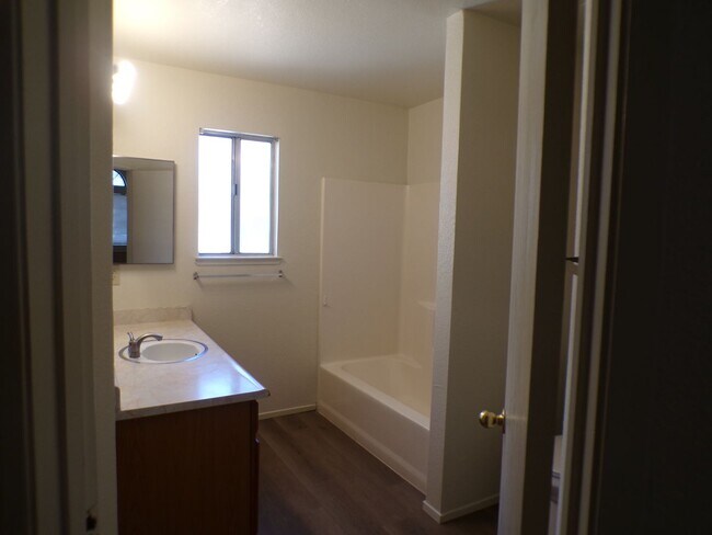 Building Photo - 1309 Cape Cod Dr