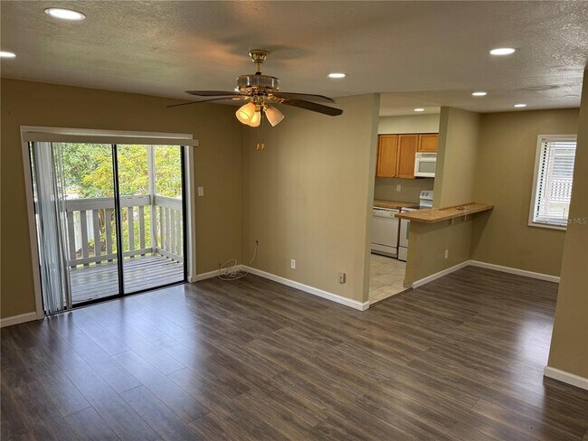 Building Photo - 129 Springwood Cir