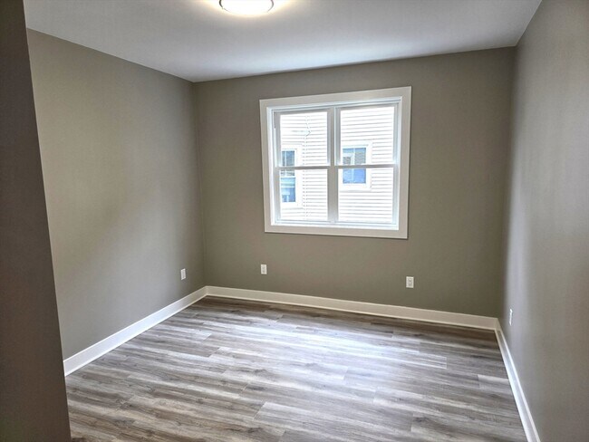 Building Photo - 39 Fiske St