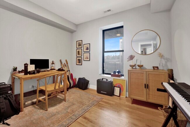 Building Photo - 3802 W Altgeld St